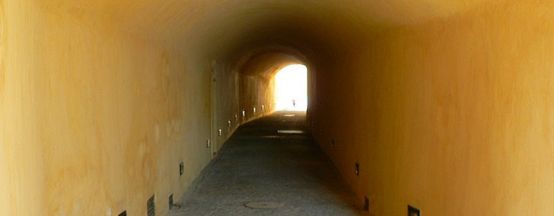 20_03_2018_tunel_wikipedia.jpg