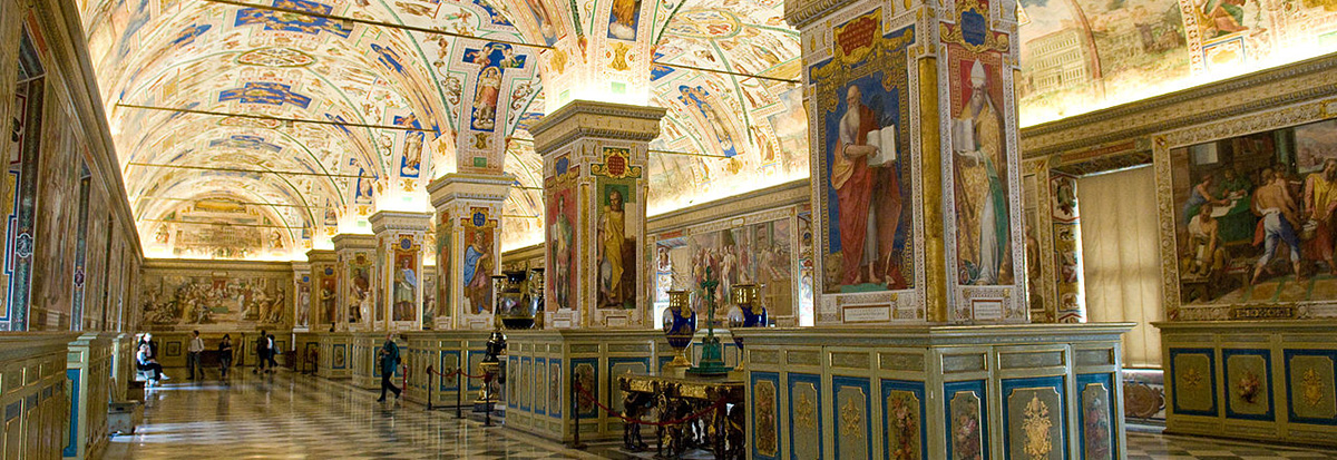 04_09_biblioteca_do_vaticano_foto_michal_osmenda_wikimedia_commons.jpg