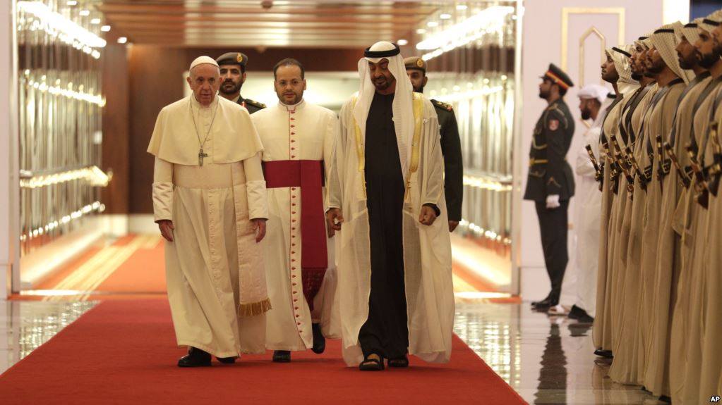 Viagem papal aos Emirados Árabes Unidos poderá superar Regensburg?