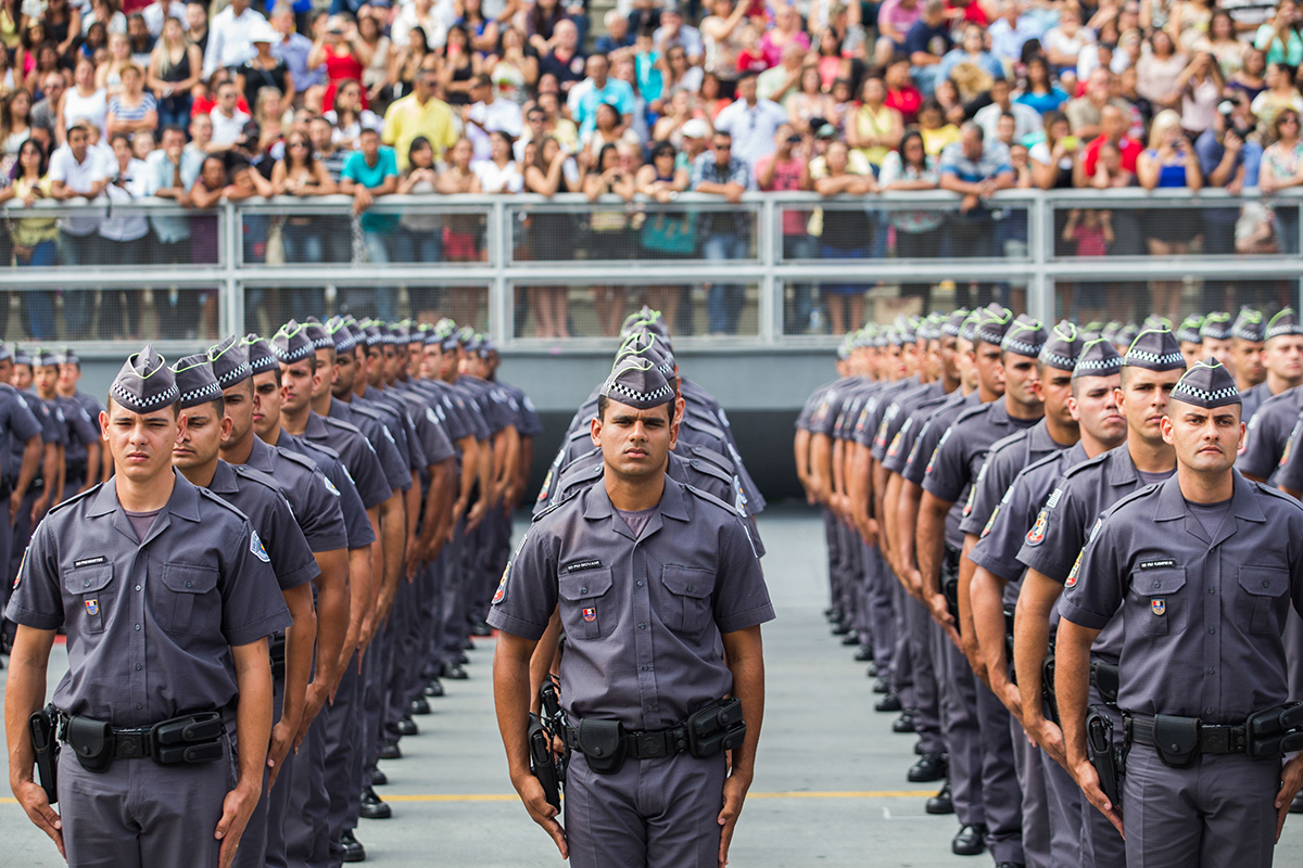 Resultado de imagem para Militarização no Brasil: a perpetuação da guerra ao inimigo interno. Entrevista especial com Maria Alice Rezende de Carvalho
