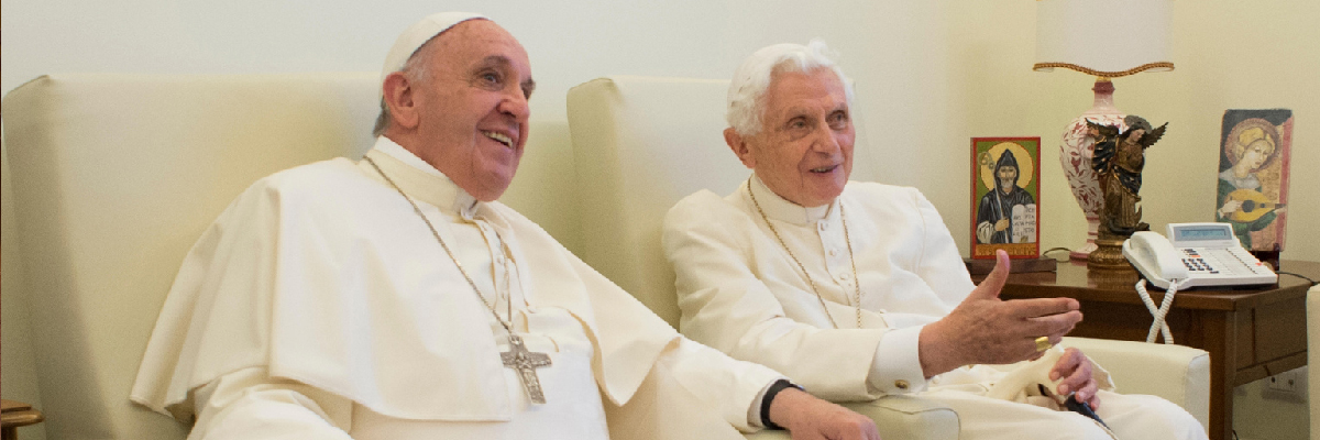 Resultado de imagem para Francisco sai mais forte do “livrogate” do Vaticano