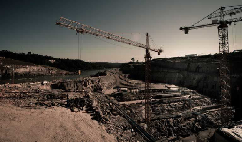 Obra de usina hidrelétrica no Rio Teles Pires, no Mato Grosso. (Foto: © Fernando Lessa/TNC)