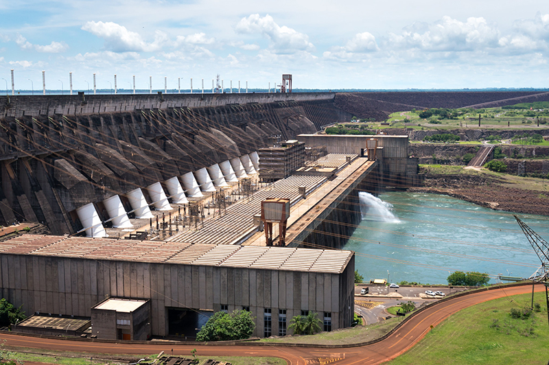 Barragem de Itaipu, mais importante usina hidrelétrica do Brasil