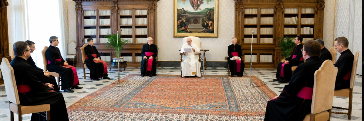 http://www.ihu.unisinos.br/images/ihu/2020/08/15-08-2020-papa-francisco-cardeais-curia-confinamento-vaticano_cns.jpg