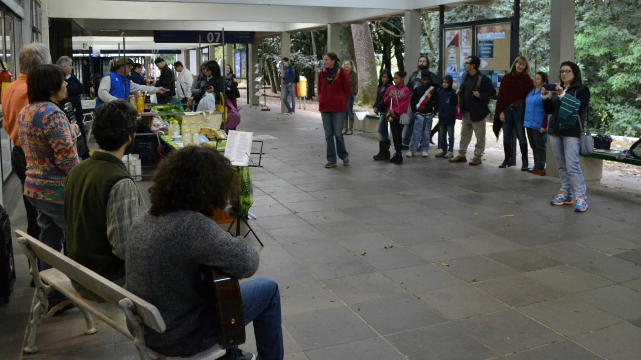 Ecofeira Unisinos celebra a cultura latino-americana (Foto: Carolina Lima)