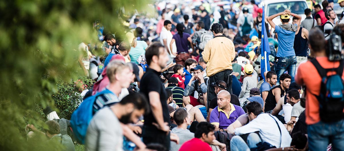 No dia dos refugiados, Hungria aprovou lei que torna crime ajudá-los