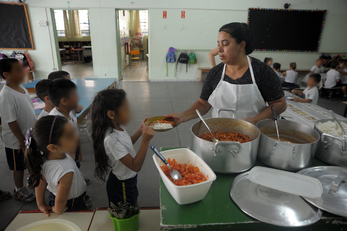 Comunidade escolar fala sobre a realidade nas escolas da periferia de Porto Alegre