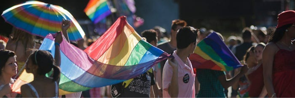 Reitor de universidade apela ao Papa por inclusão LGBTQ+; Papa saúda mulheres transgênero