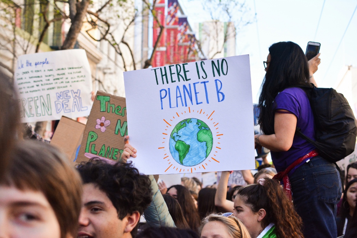 Países não podem se desenvolver economicamente excedendo os limites planetários, diz a economista