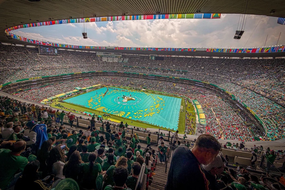 As críticas a esta edição da Copa do Mundo “sugerem a existência de movimentos políticos e pessoas preocupadas com outras questões que não só o futebol ou o lucro da copa, como é o caso da FIFA”, avalia o antropólogo